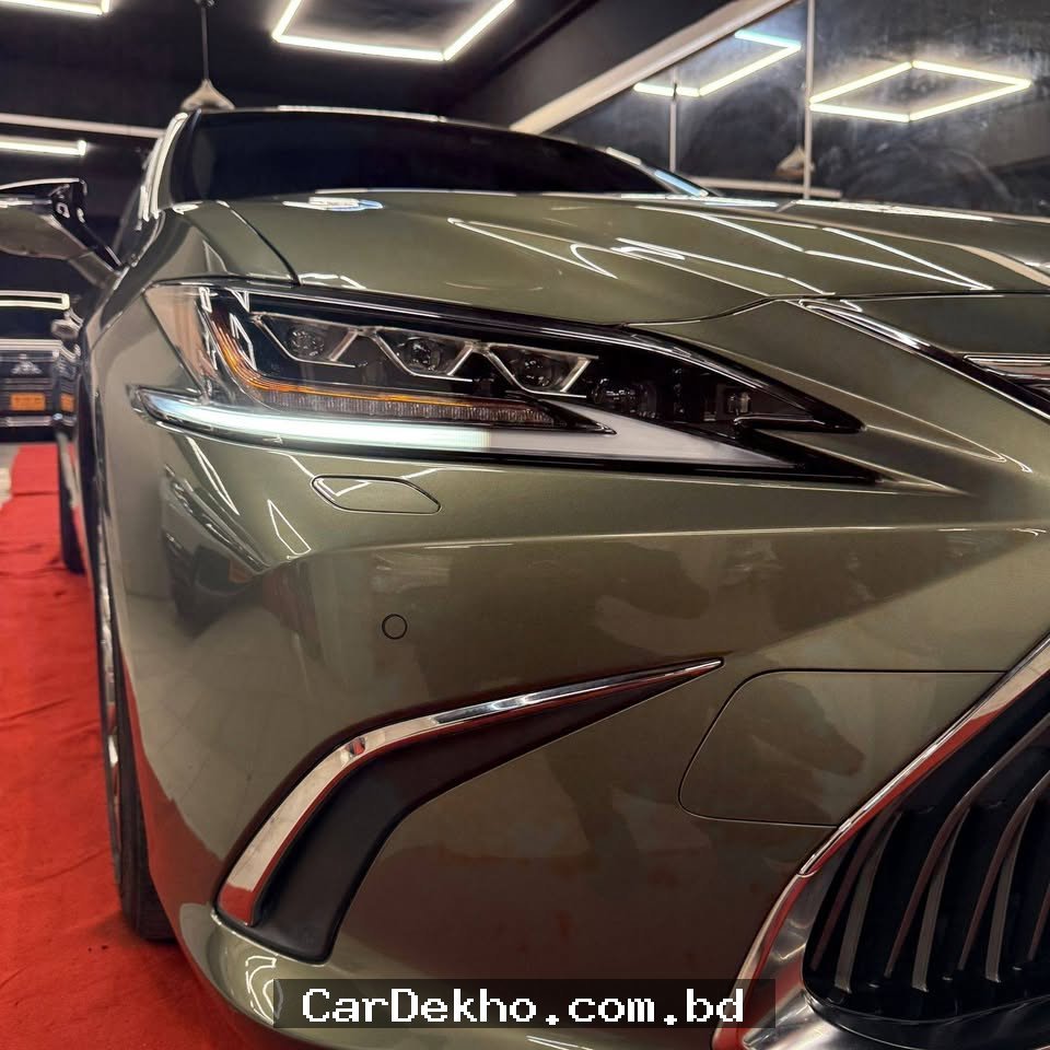 LEXUS ES 300H 2020  - Gallery Image 4