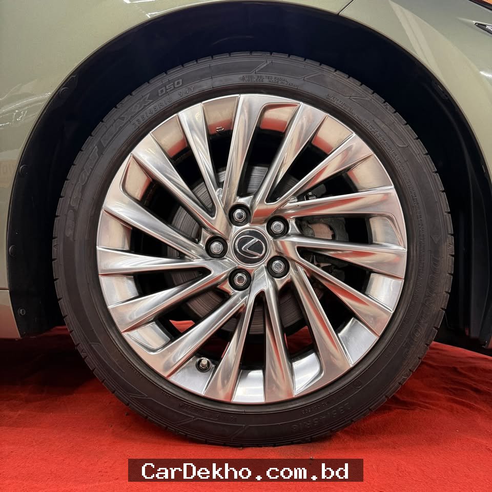 LEXUS ES 300H 2020  - Gallery Image 8