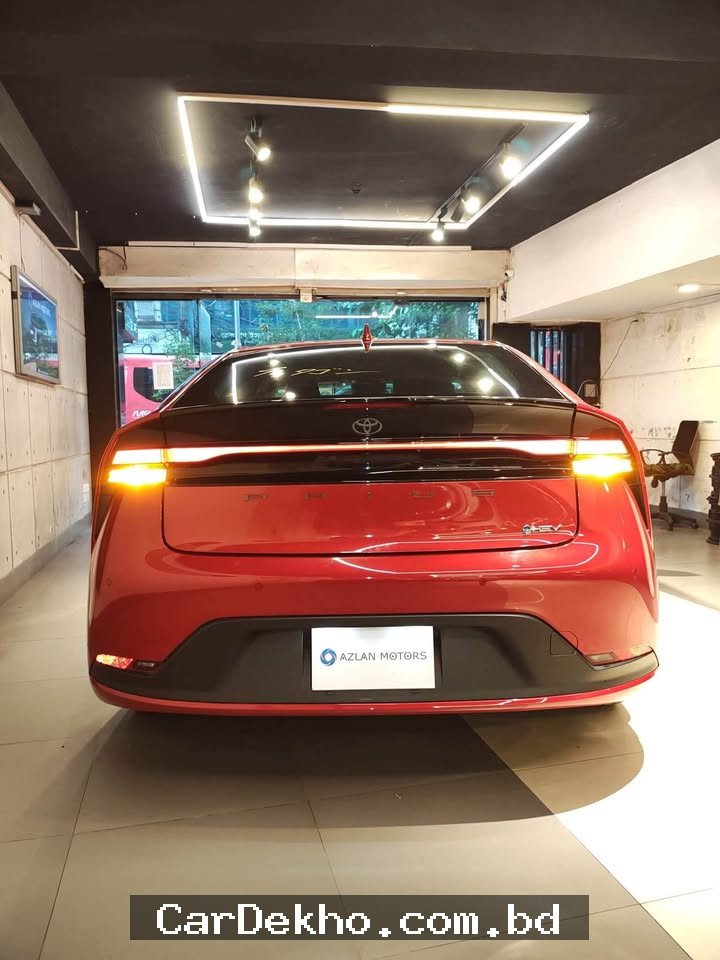 Toyota Prius - Gallery Image 3