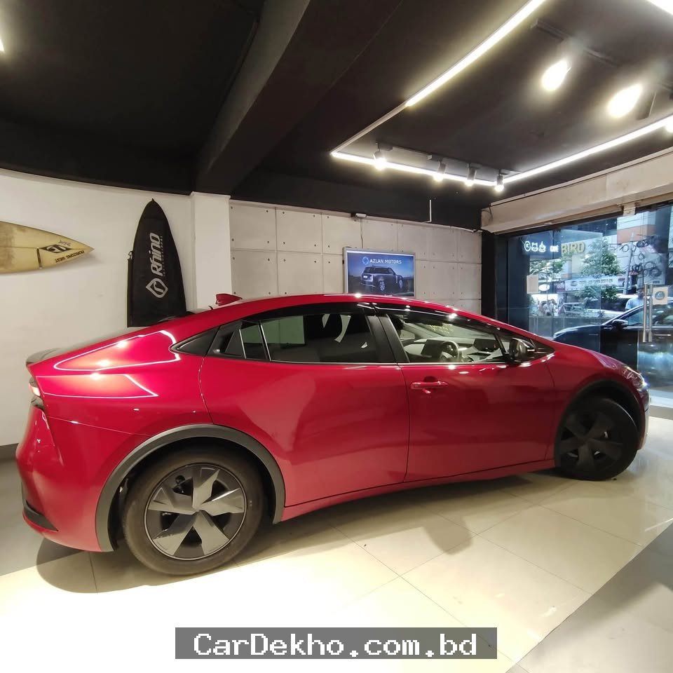 Toyota Prius - Gallery Image 4