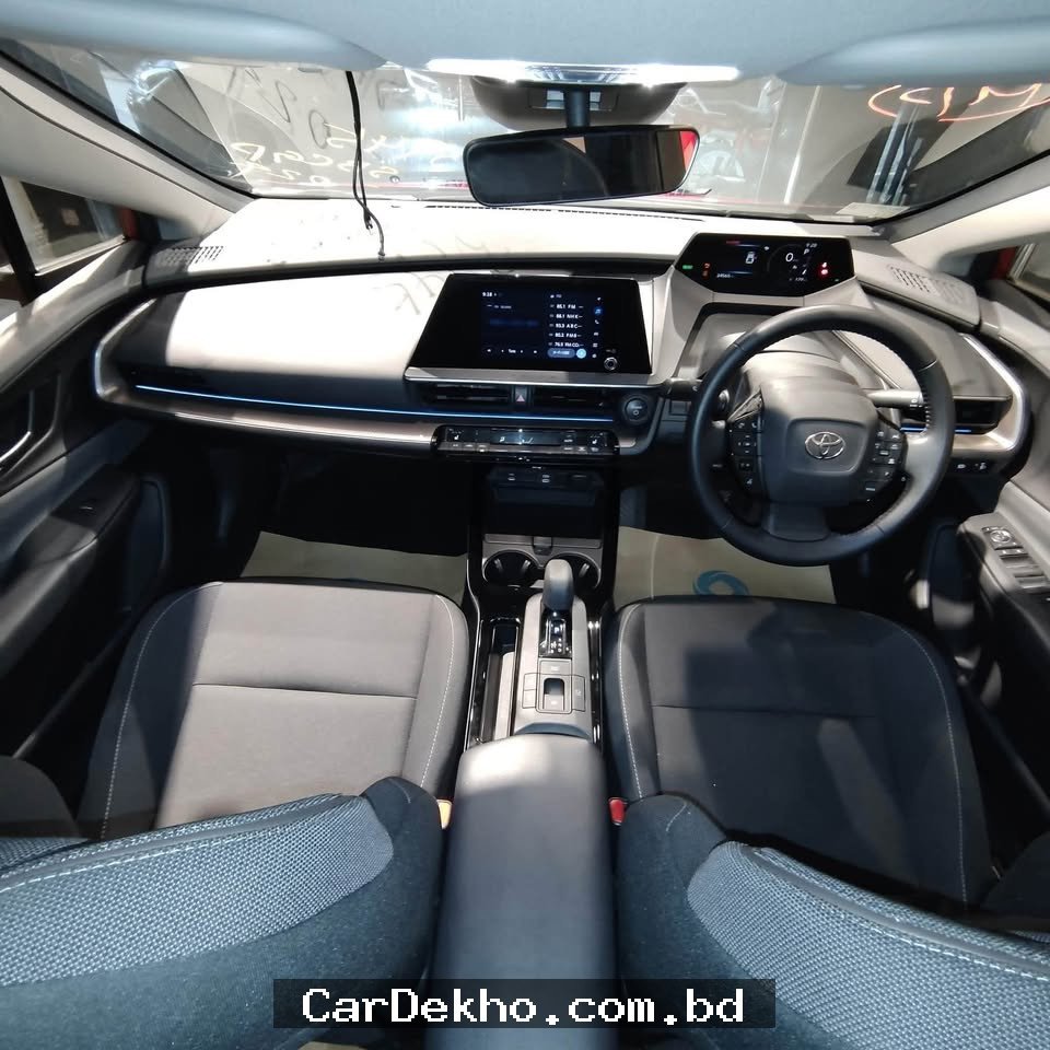 Toyota Prius - Gallery Image 5