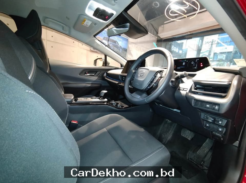 Toyota Prius - Gallery Image 6