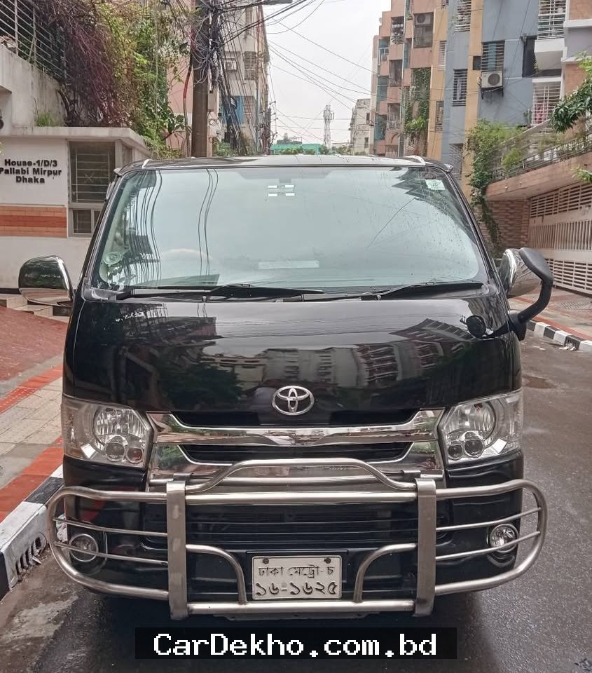 Toyota HiAce GL  - Gallery Image 2