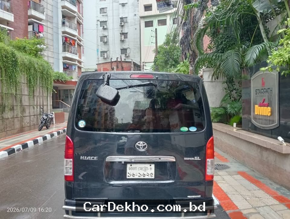Toyota HiAce GL  - Gallery Image 5