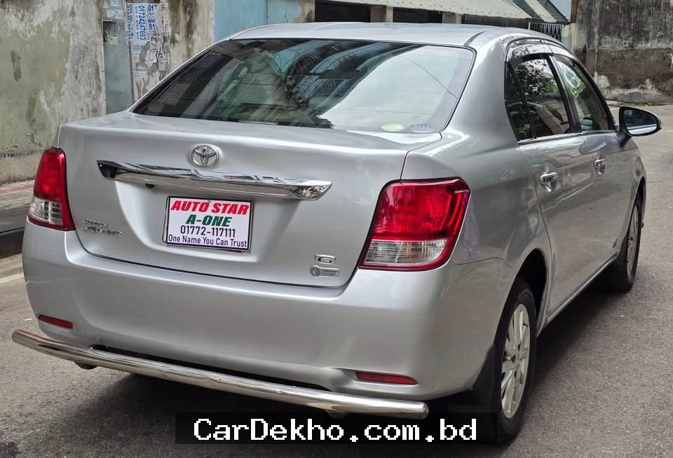 Toyota Corolla Axio G - Gallery Image 4