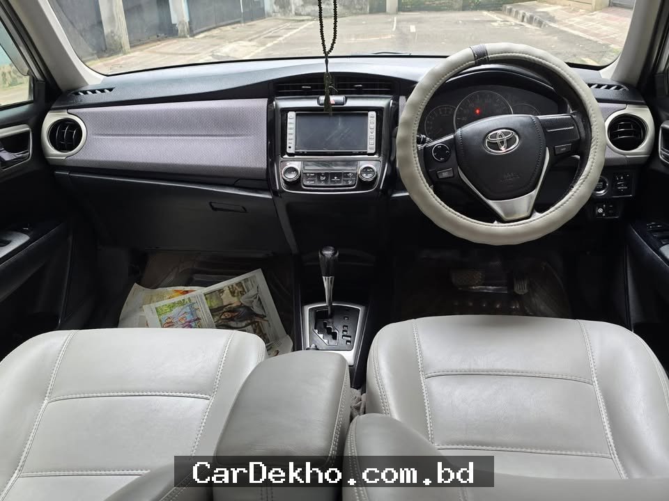 Toyota Corolla Axio G - Gallery Image 7