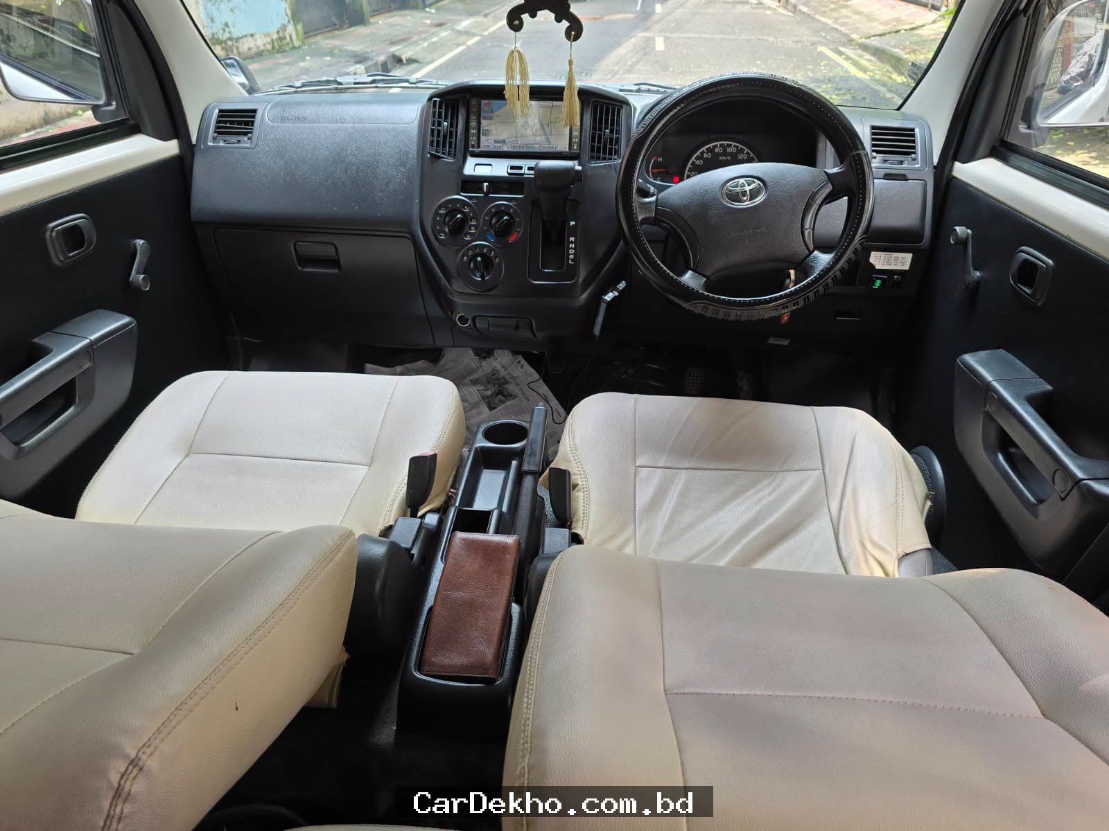 TOYOTA TOWNACE NOAH DX 2017 - Gallery Image 2
