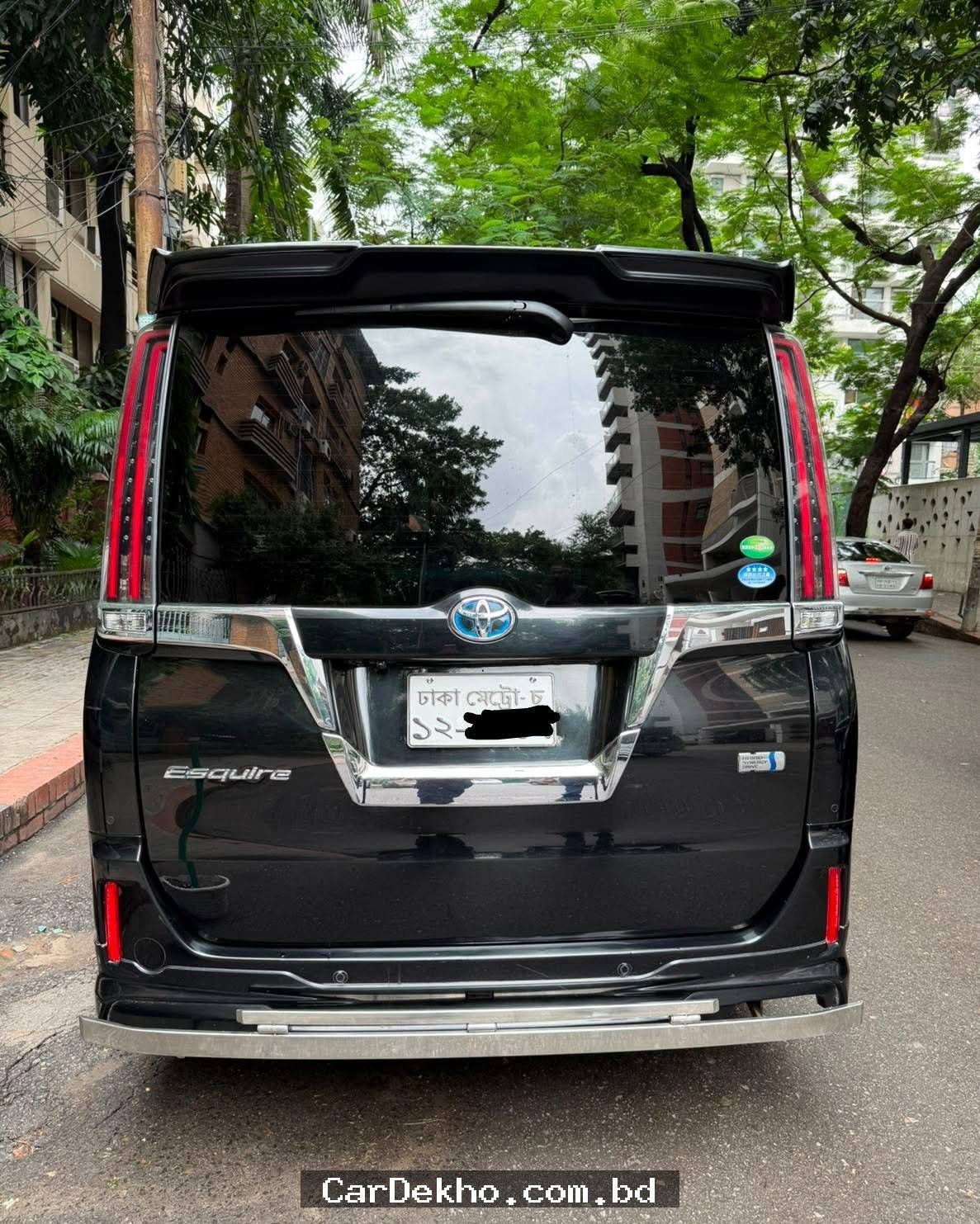 Toyota Esquire Gi Plus Hybrid - Gallery Image 1