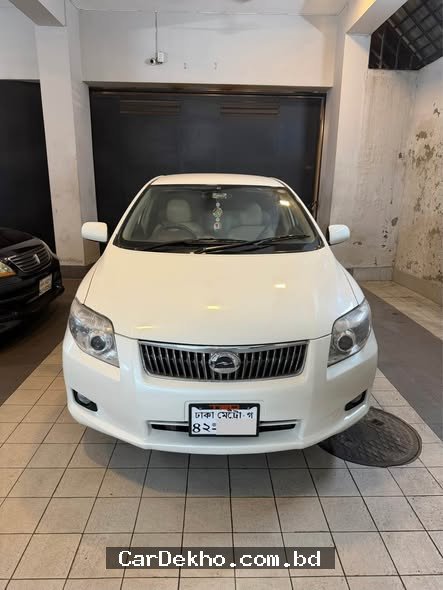 Toyota Corolla Axio - Gallery Image 1