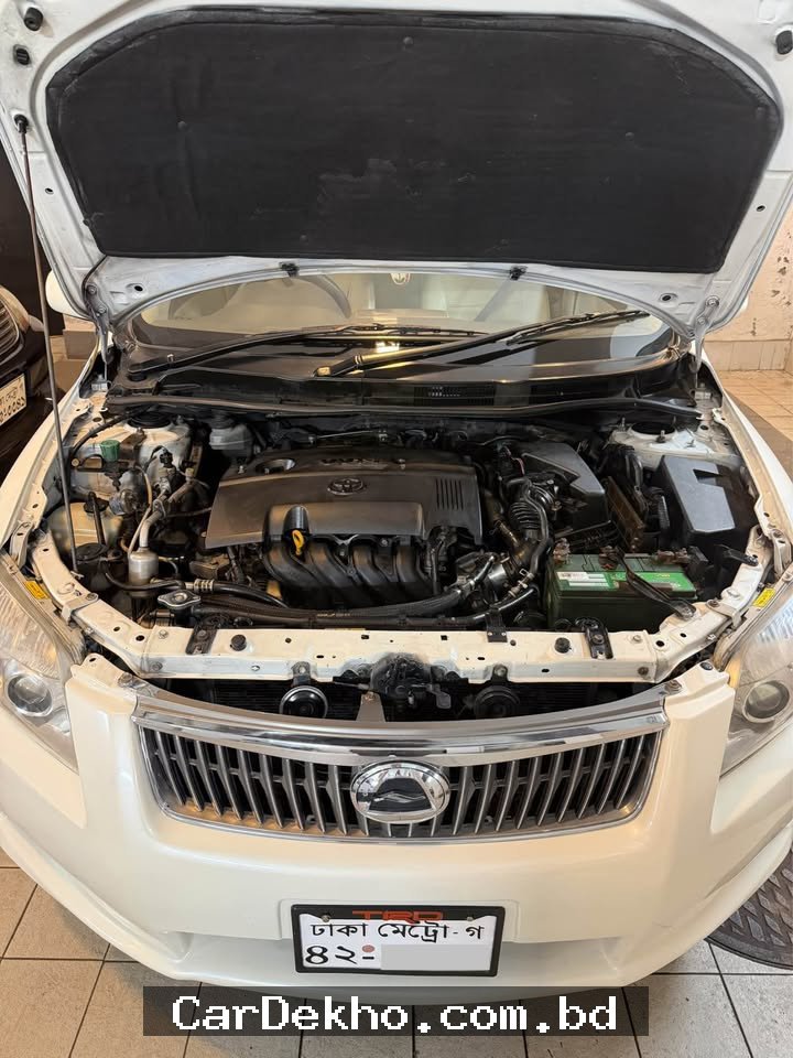 Toyota Corolla Axio - Gallery Image 3