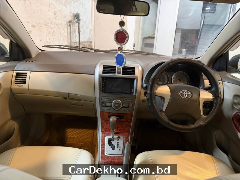 Toyota Corolla Axio - Gallery Image 4