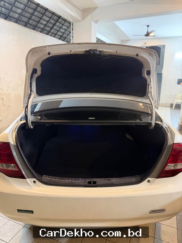 Toyota Corolla Axio - Gallery Image 5