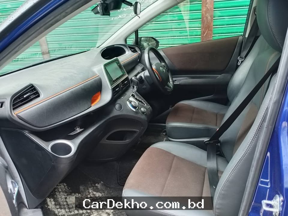 Toyota Sienta G Quero Hybrid 2021 - Gallery Image 2