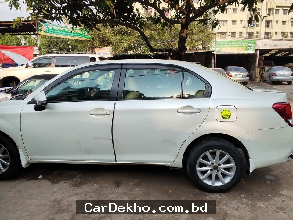 Toyota Corolla Axio- 2012 - Gallery Image 3
