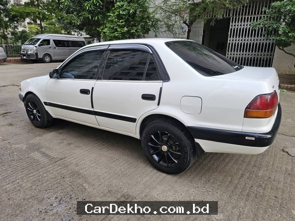 Toyota Corolla 111 LPG - Gallery Image 2