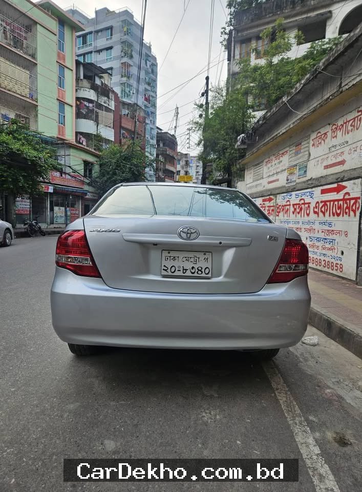 Toyota Corolla Axio 2010 - Gallery Image 2