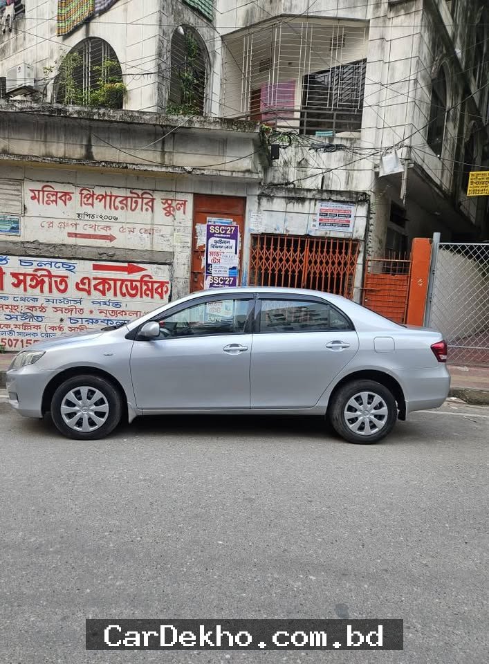 Toyota Corolla Axio 2010 - Gallery Image 9