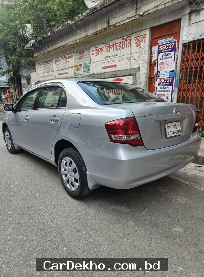 Toyota Corolla Axio 2010 - Gallery Image 10
