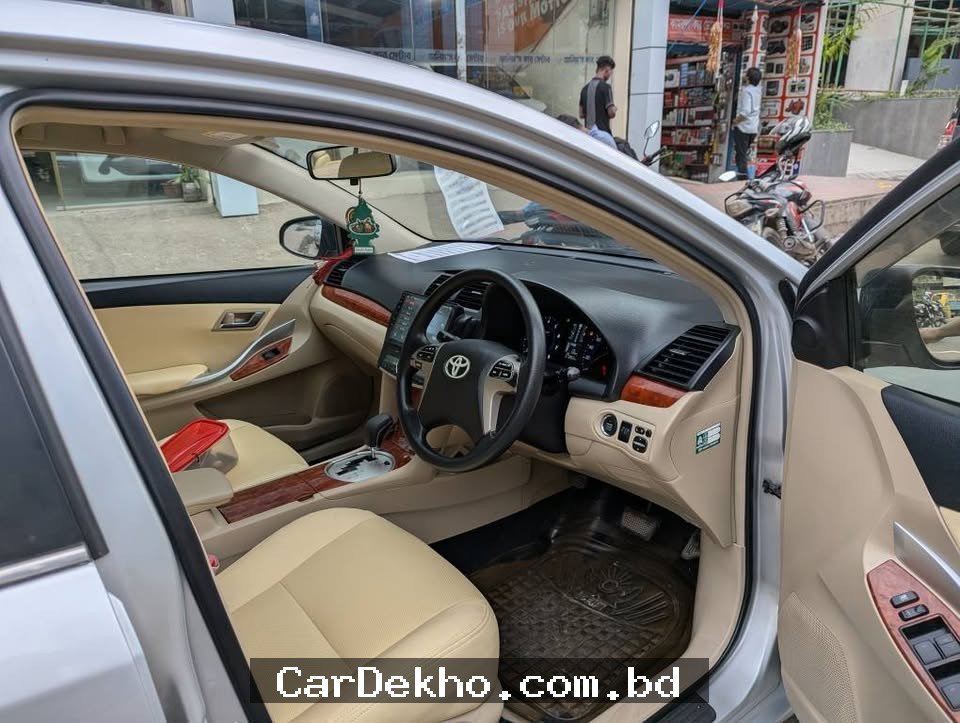 Toyota premio - Gallery Image 1