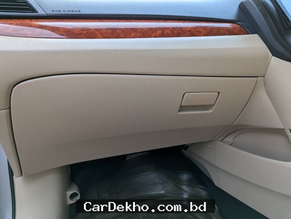 Toyota premio - Gallery Image 3