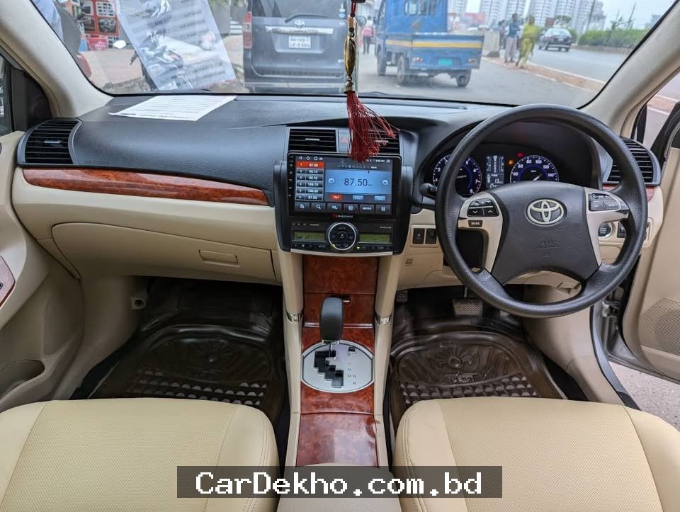 Toyota premio - Gallery Image 4