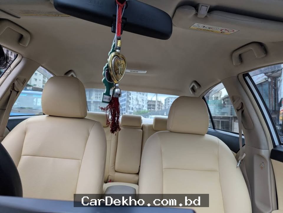 Toyota premio - Gallery Image 5