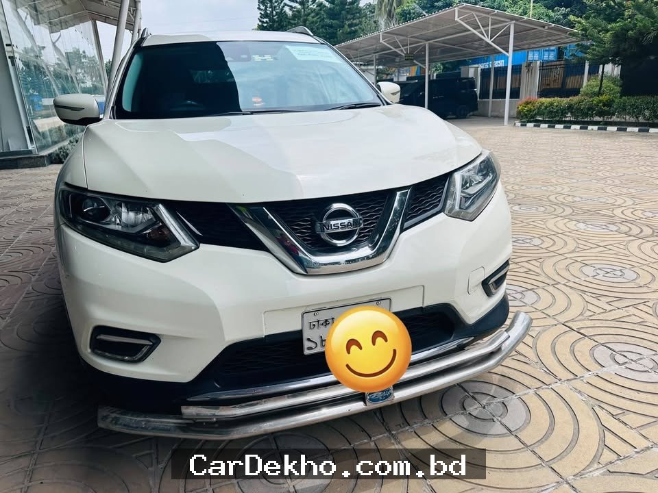 NISSAN X-TRAIL HYBRID - Gallery Image 3