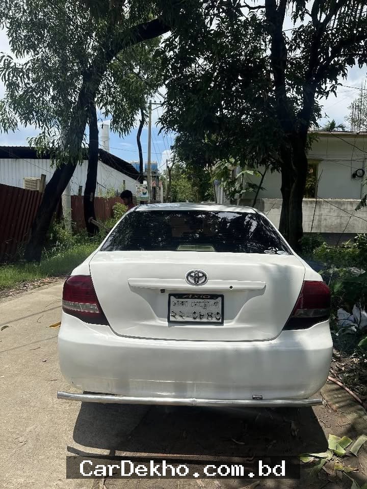Toyota Axio model 2010 - Gallery Image 2