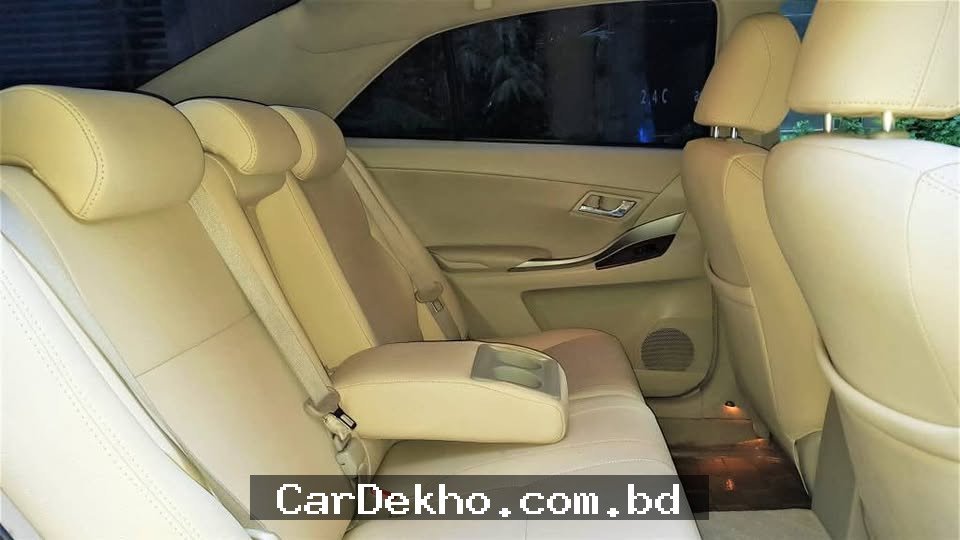 Toyota Premio F 2007 - Gallery Image 8