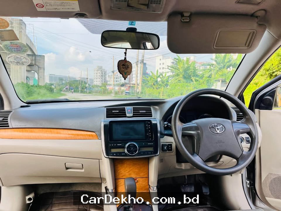 Toyota Premio F - Gallery Image 2