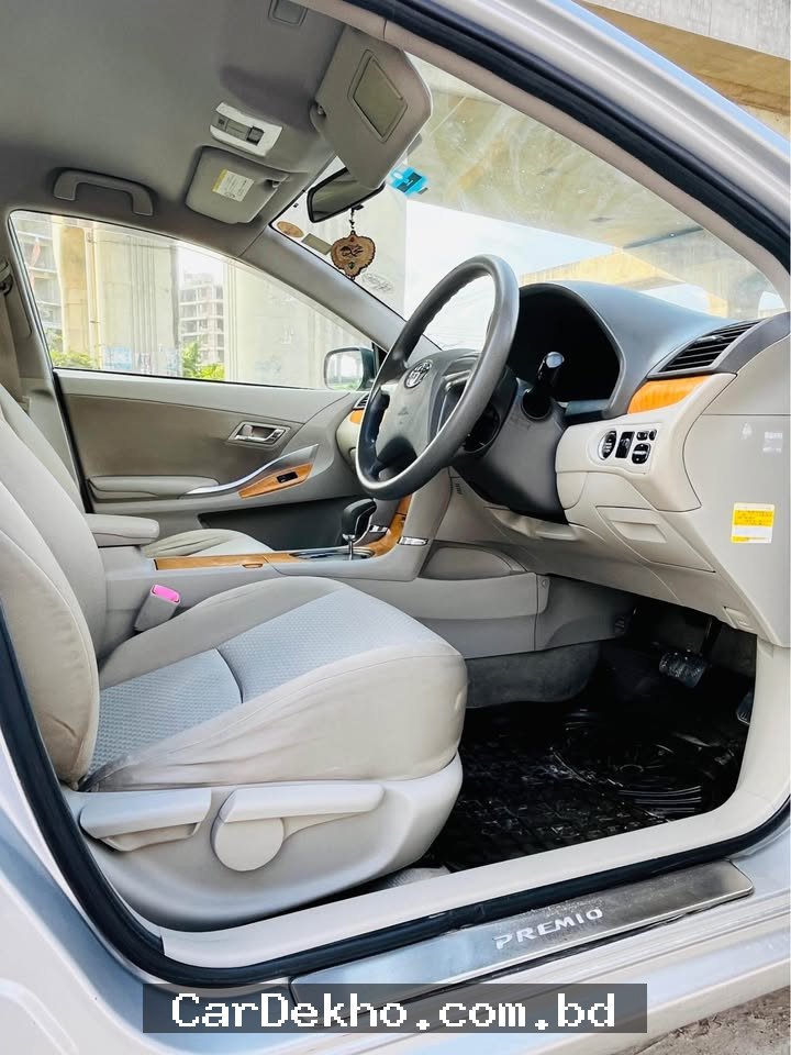 Toyota Premio F - Gallery Image 5