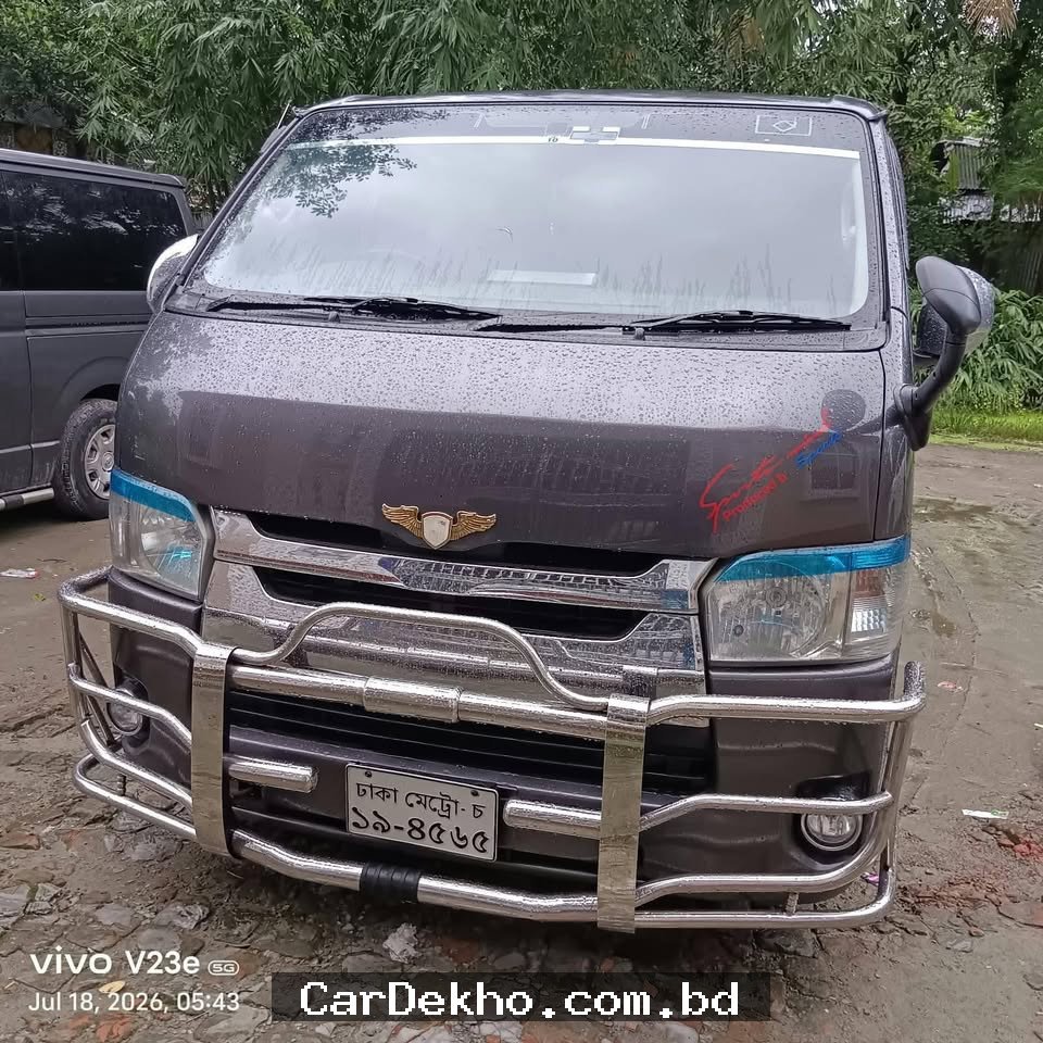 Toyota HiAce Super GL   - Gallery Image 2