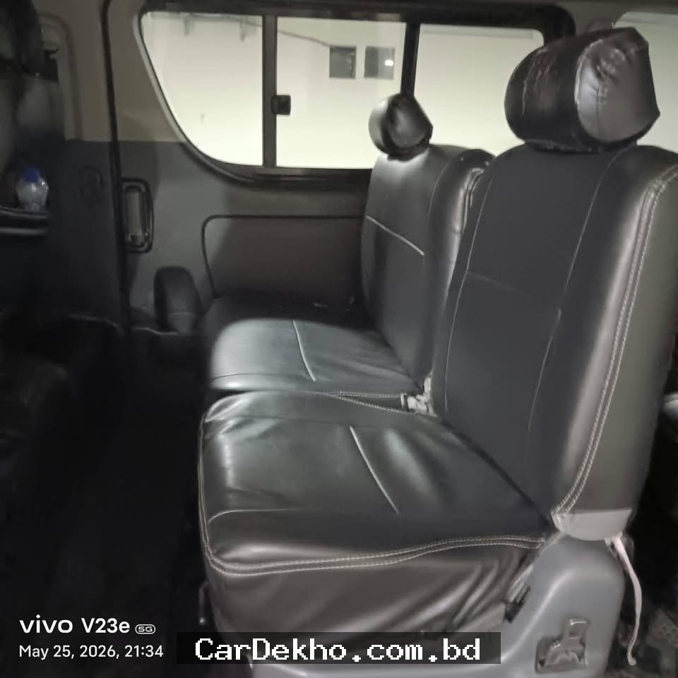 Toyota HiAce Super GL   - Gallery Image 5