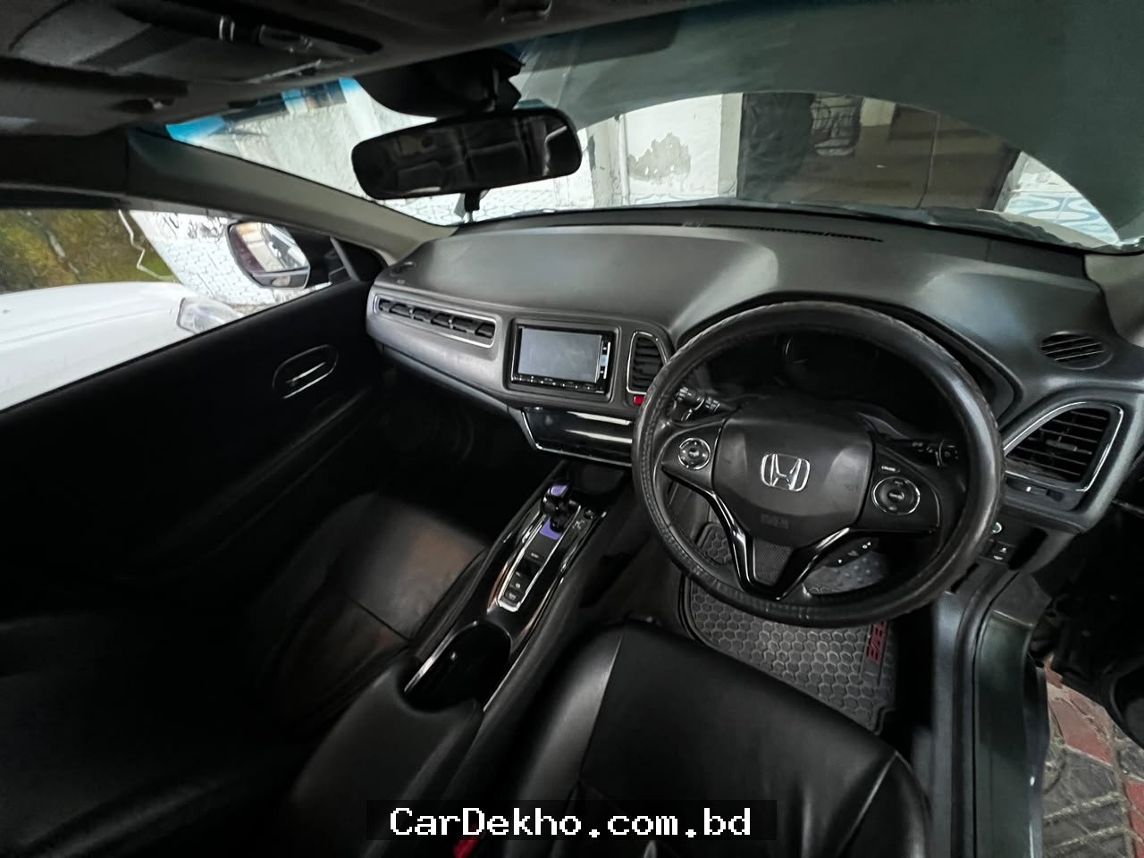 Honda Vezel Z Package 2014 - Gallery Image 4