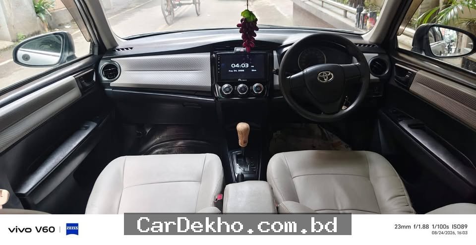 Toyota Corolla Axio - Gallery Image 3