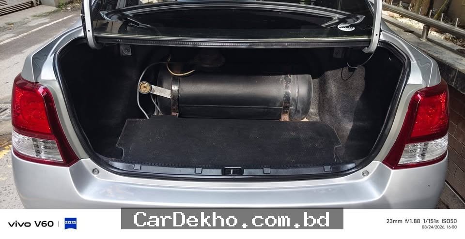 Toyota Corolla Axio - Gallery Image 6